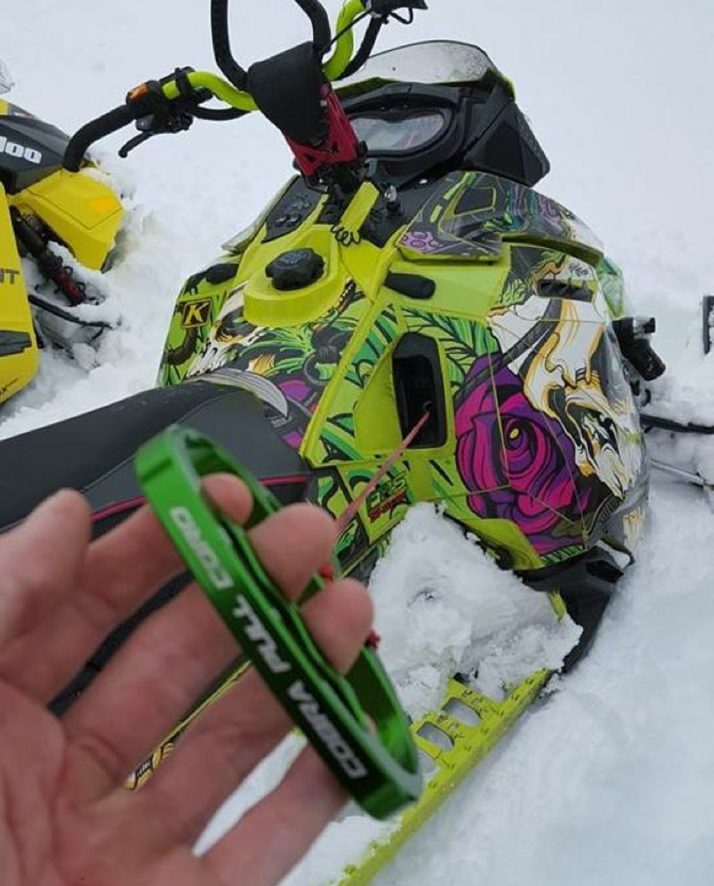 Green Cobra Pull Handle